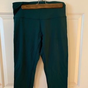 Hunter Green High-Waisted Cropped Yoga Pant